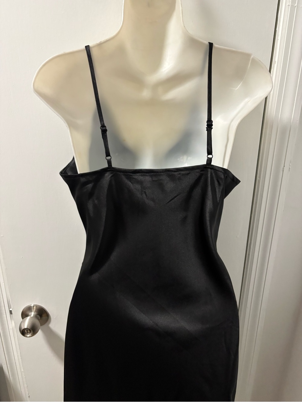 Gloeria Satin resort slip maxi dress - Picture 9 of 10